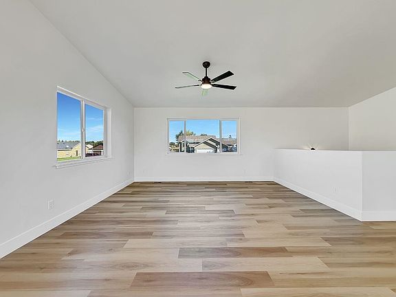 5th image of 408 3rd Ave SW