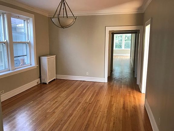 3rd image of 4440 N Saint Louis Ave APT 2D