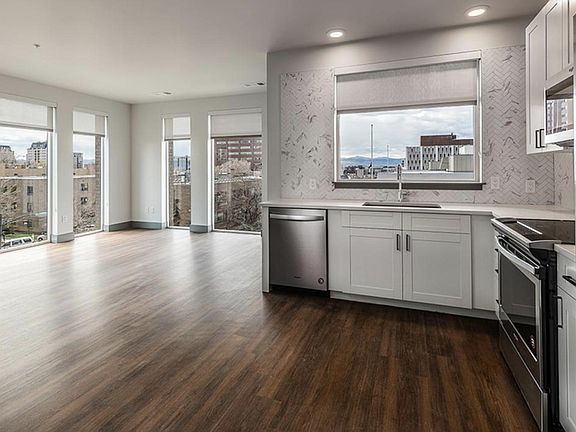 2nd image of 1115 S Grant St #208
