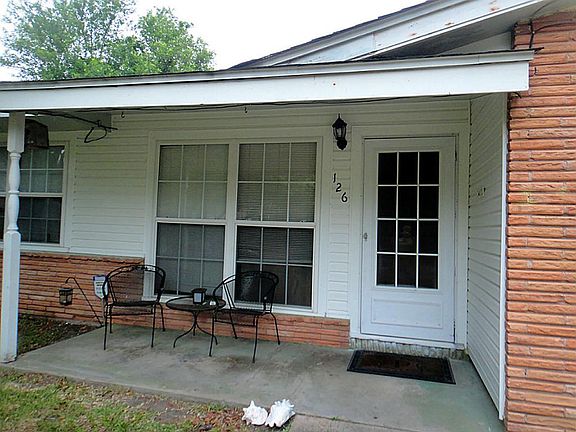Nice little front porch area