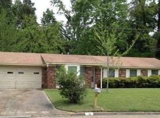 112 Azalea Ln, Vicksburg, MS 39180