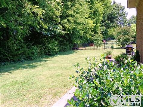 3rd image of 211 Megan Cir