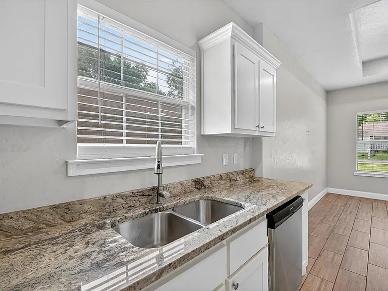 4404 Harris St — Photo 7