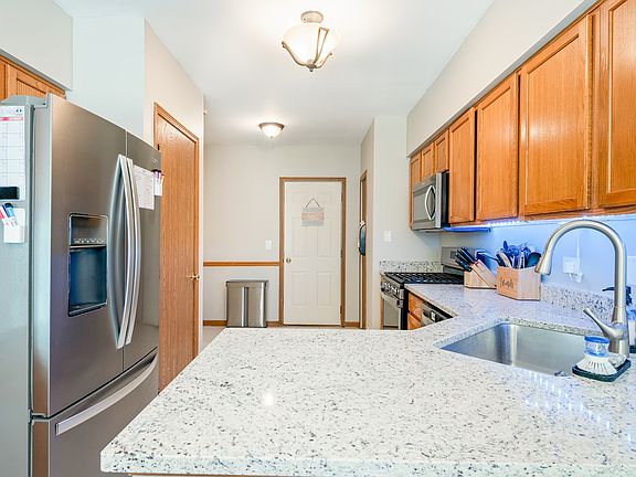 5th image of 16017 W Iroquois Dr