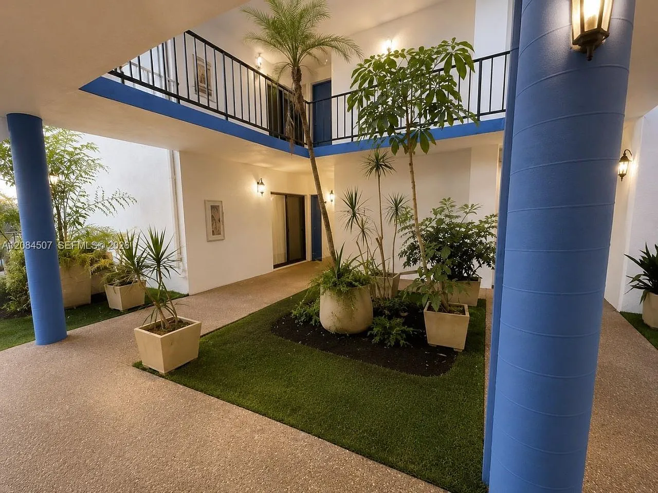3 bed, 2.0 bath, 1370 sqft, $2,685 — Photo 3
