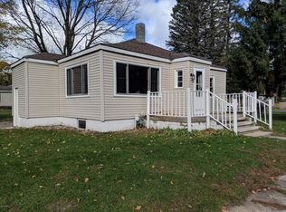 231 N Sears St, Reed City, MI 49677