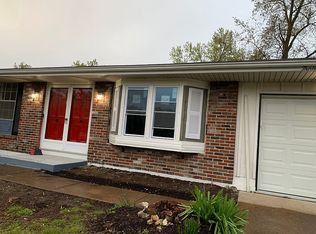 1308 Wickstead Rd, Ballwin, MO 63011