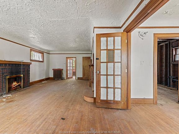 5th image of 3056 Alexander Ave