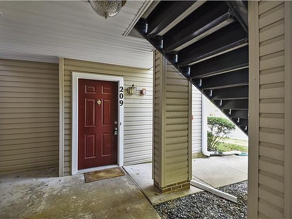 3rd image of 925 Hillside Lake Ter APT 209