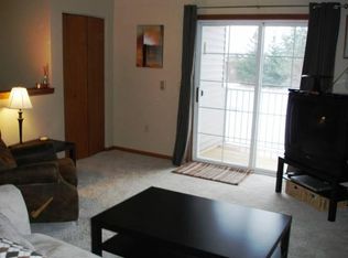 354 Minz Park Cir APT 4, West Bend, WI