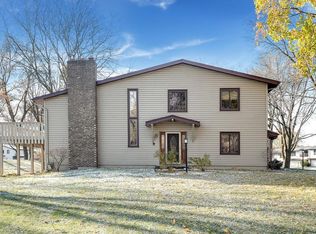 5865 Hyland Courts Dr, Bloomington, MN 55437