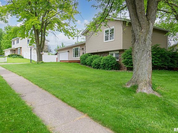 3rd image of 2511 New Lexington Dr
