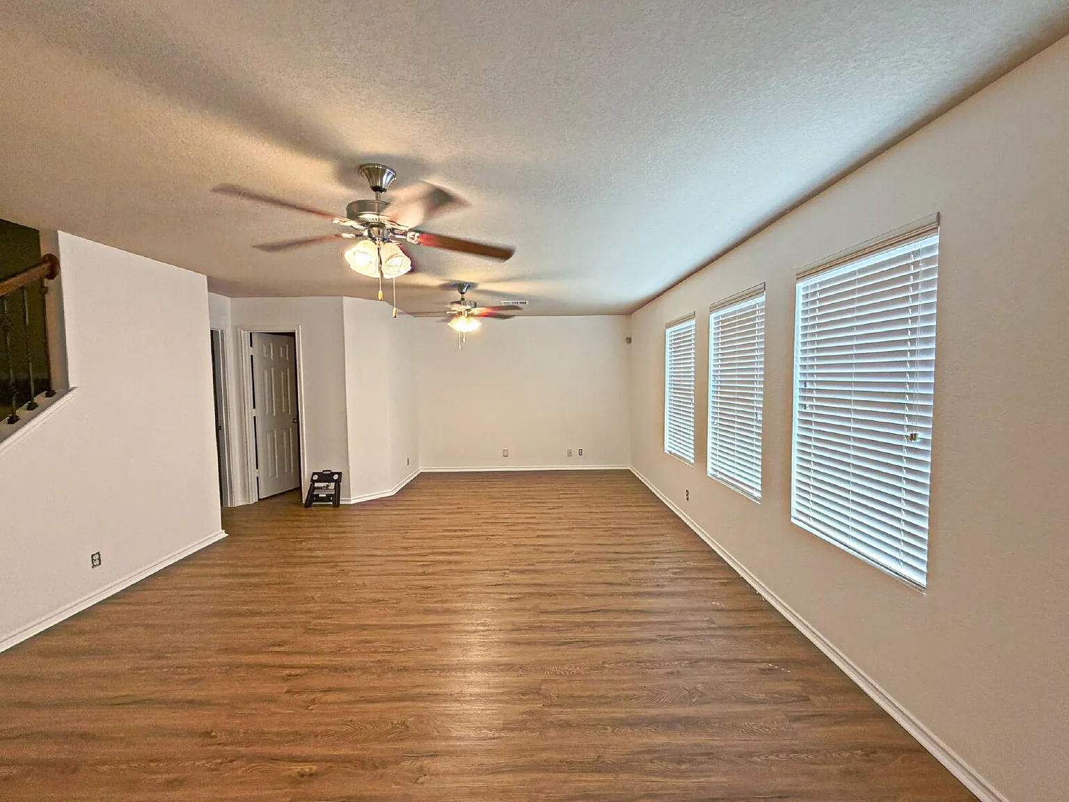 4 bed, 2.5 bath, 2269 sqft, $2,000 — Photo 3