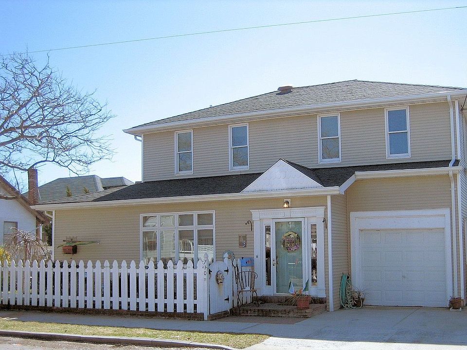 1st image of 710 W Olive St