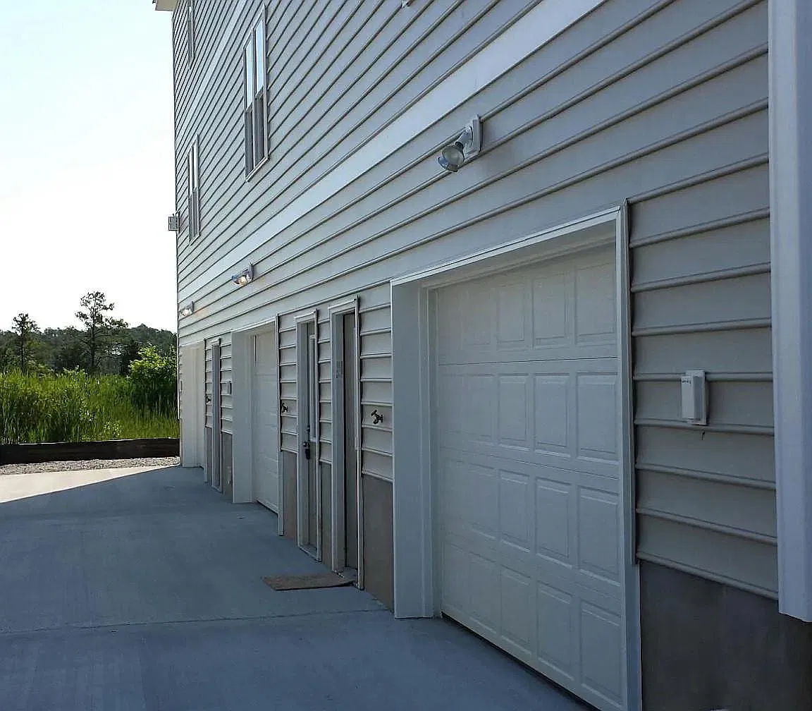 3 bed, 2.5 bath, 1868 sqft, $2,195 — Photo 1