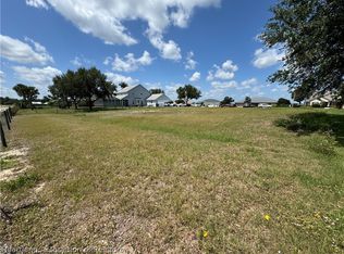 551 Sunset Pointe Dr, Lake Placid, FL 33852