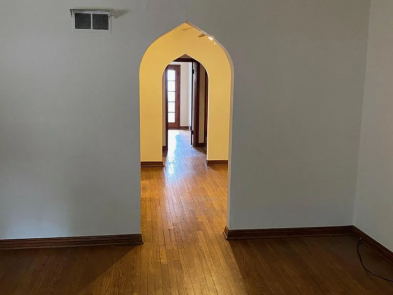 5024 Jamieson Ave #1N — Photo 3