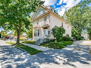 28 Veranda St, Portland, ME 04103