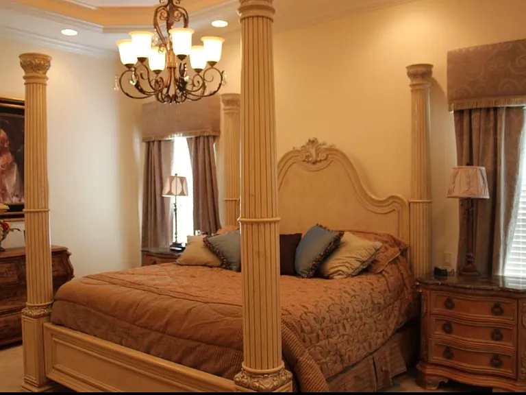 1834 Holly Oak Ln — Photo 9