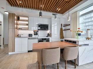 251 Manitoba St #1604, Toronto, ON M8Y 0C7