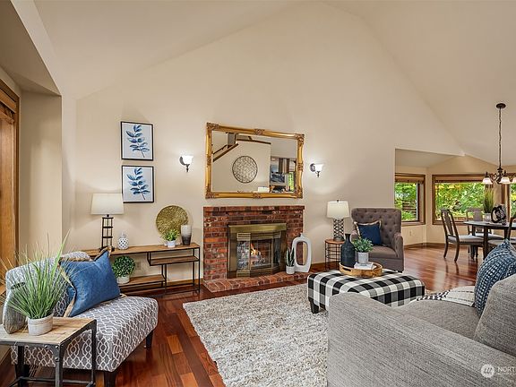 4th image of 4524 272nd Avenue NE