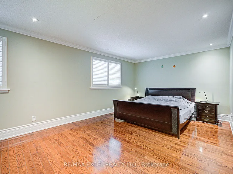 108 Babcombe Dr — Photo 29