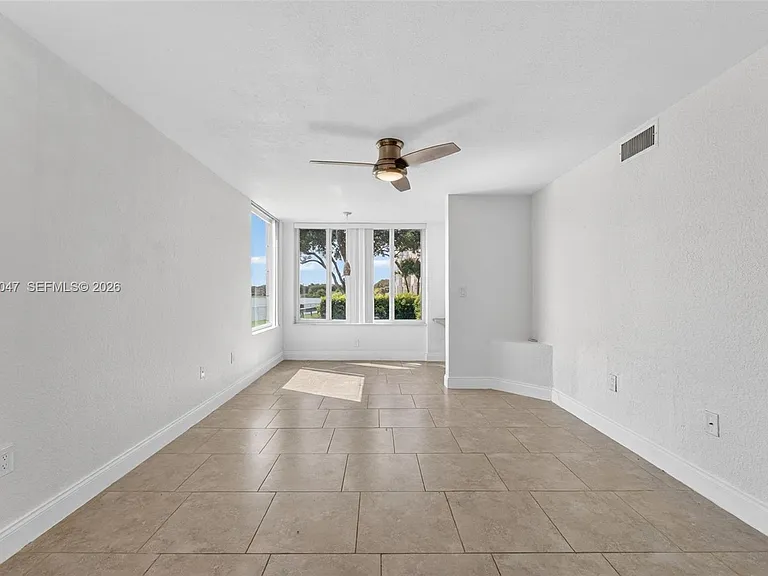 2841 N Oakland Forest Dr #110 — Photo 6