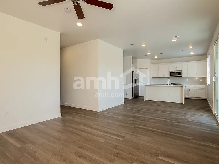 12631 W Flynn Ln — Photo 5