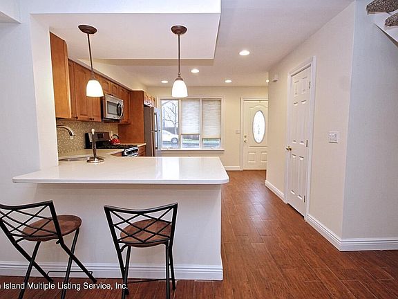 2nd image of 927 Patterson Ave