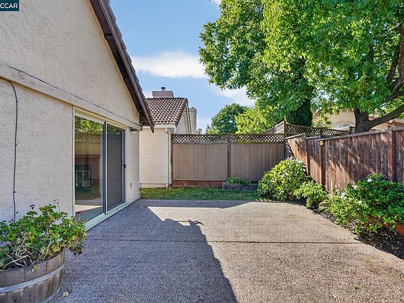 3rd image of 5390 Concerto Cir