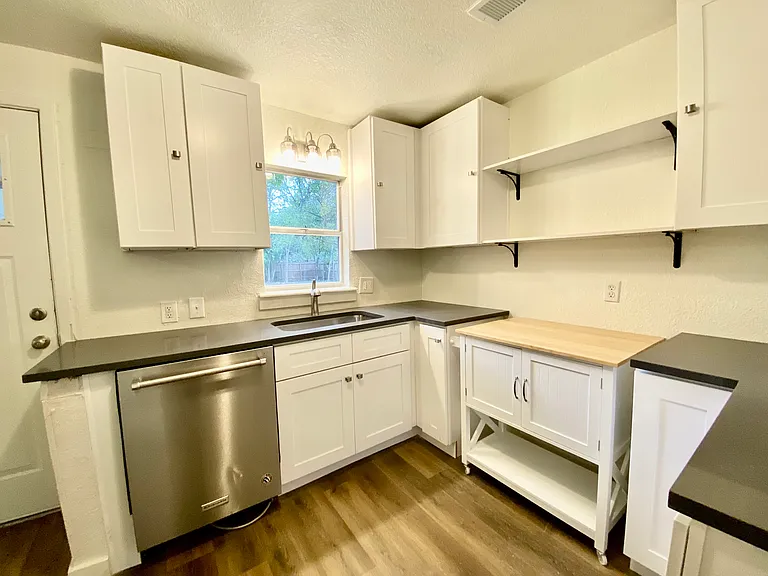 408 Faris St — Photo 4