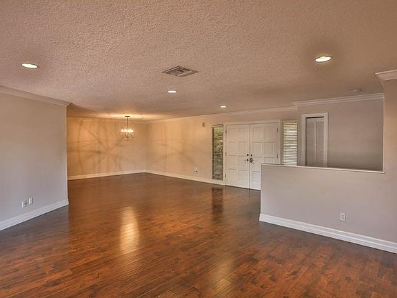 2nd image of 2724 Redford Ct E