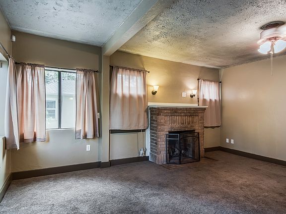 4th image of 1670 Arcade Blvd