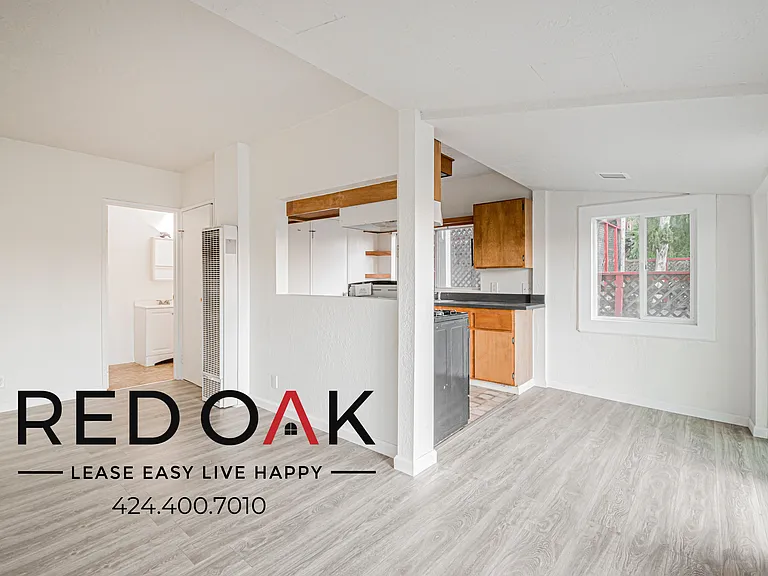 476 1/2 Crane Blvd #476-1/2 — Photo 6