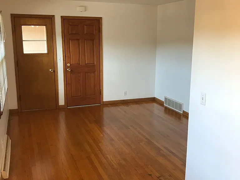 519 Glenwood Dr #4 — Photo 2