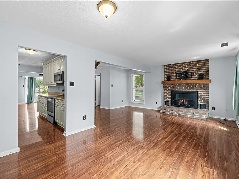 5021 Clairmont Ct — Photo 16