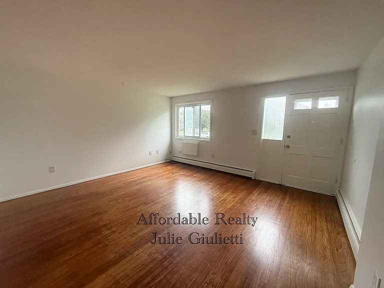 1 Henderson Dr — Photo 7