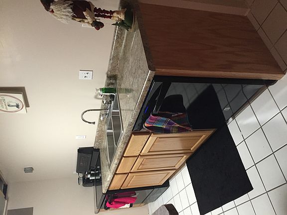 LL Kitchen pic 2