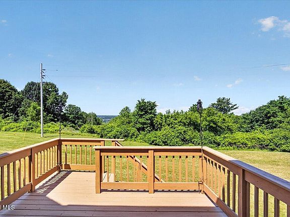 4th image of 3 Highpointe Drive
