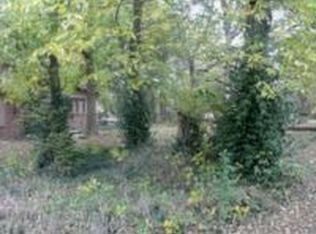 13566 Oak Hill Rd, Bloomington, IL 61704