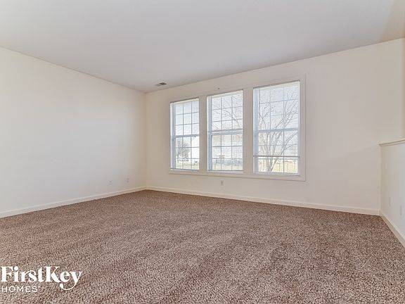 3rd image of 1686 Hawkins Ct