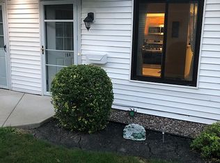 18A Foxberry Dr S, Getzville, NY 14068