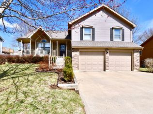 104 W Remington Ter, Raymore, MO 64083