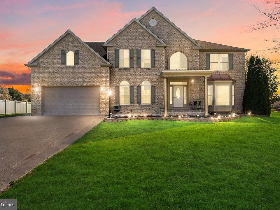 1st image of 19338 Paradise Manor Dr