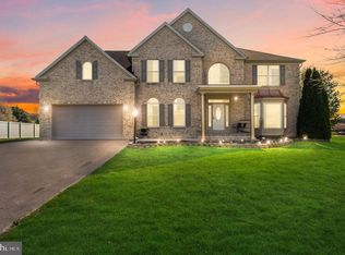 19338 Paradise Manor Dr, Hagerstown, MD 21742