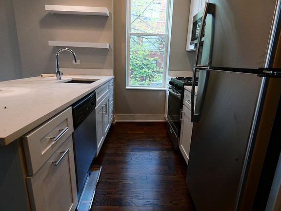 3rd image of 1059 N Damen Ave #1F