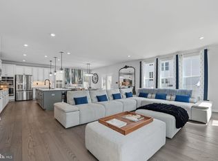 12225 Cranford Dr, Woodbridge, VA 22192