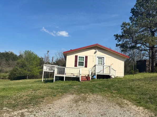 15168 Fisher Rd, Fayetteville, AR 72701