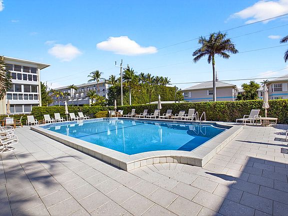3rd image of 60 Venetian Drive #105n