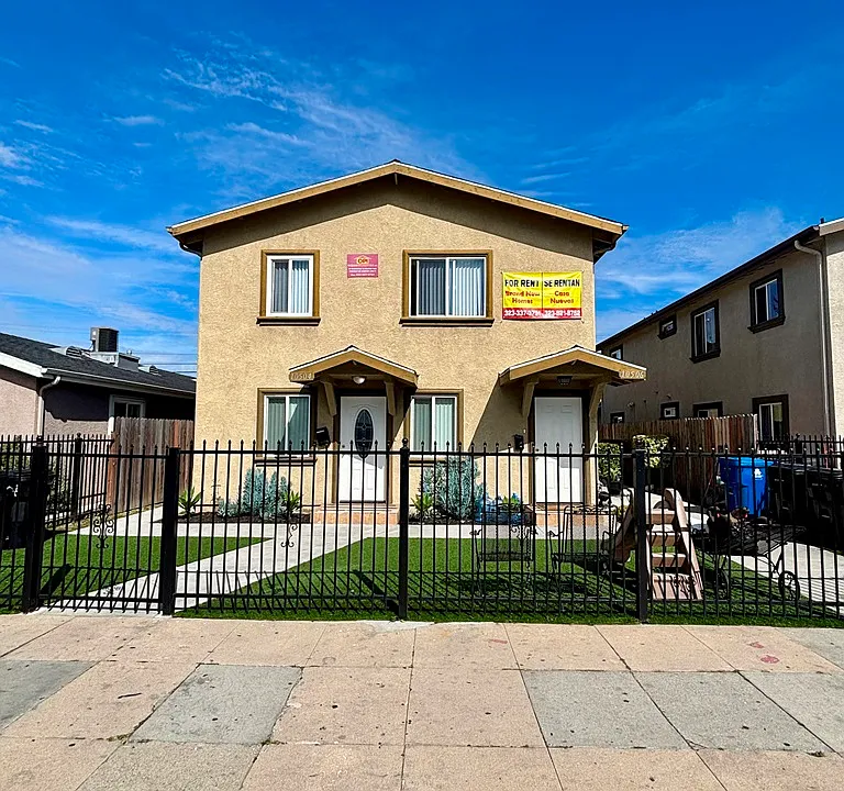 10504 S San Pedro St